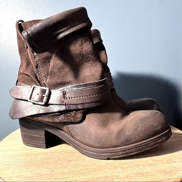 Miss Mooz Leather Heeled Ankle Boots - Picture 3 of 9